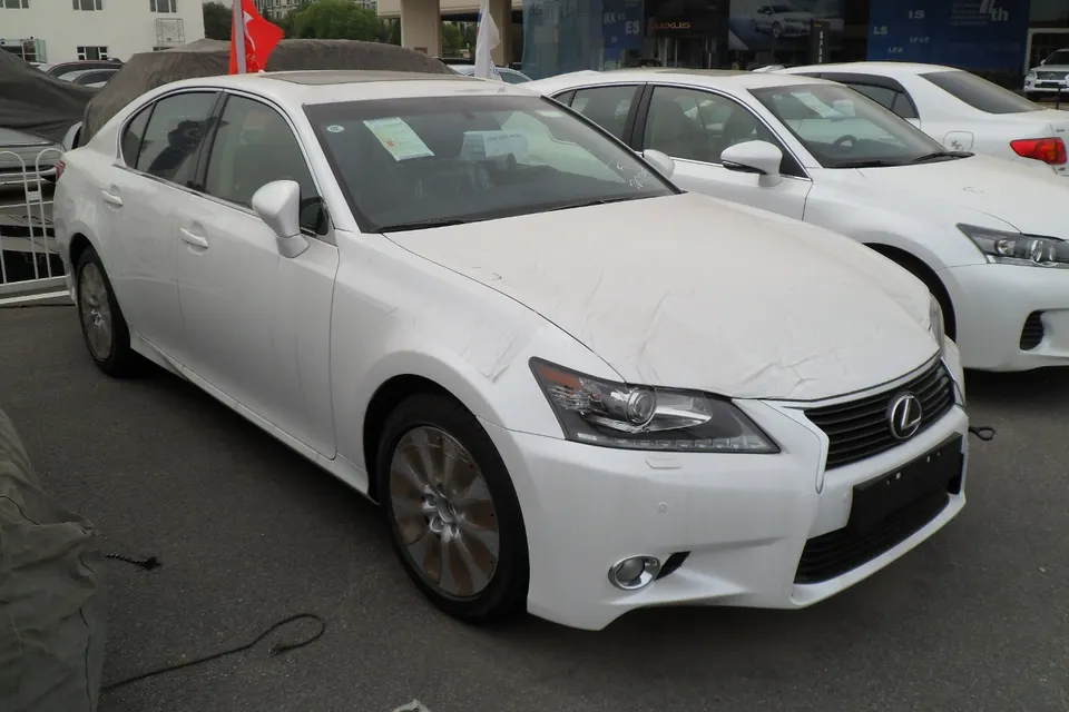 White fourth-generation Lexus GS L10 saloon, front three-quarter view