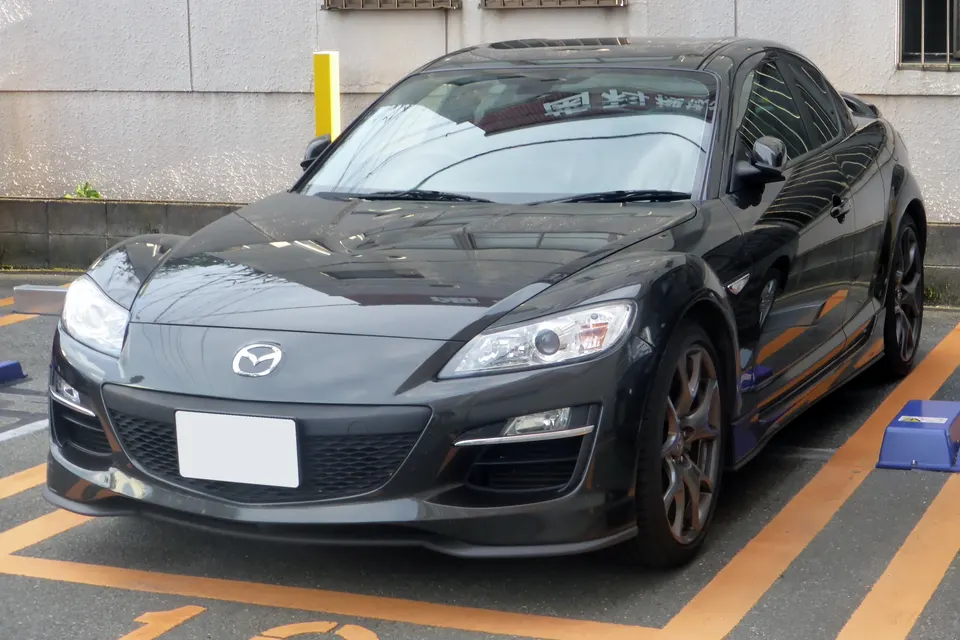 Mazda RX-8 Type RS, front three-quarter view