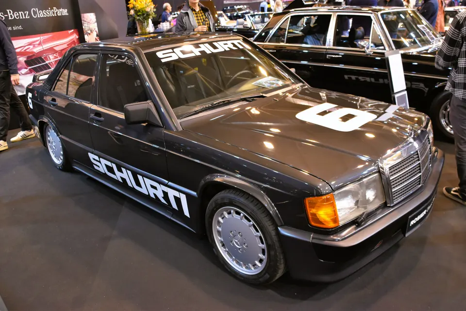 Mercedes-Benz 190 E 2.3-16 W201 competition display car, front three-quarter view