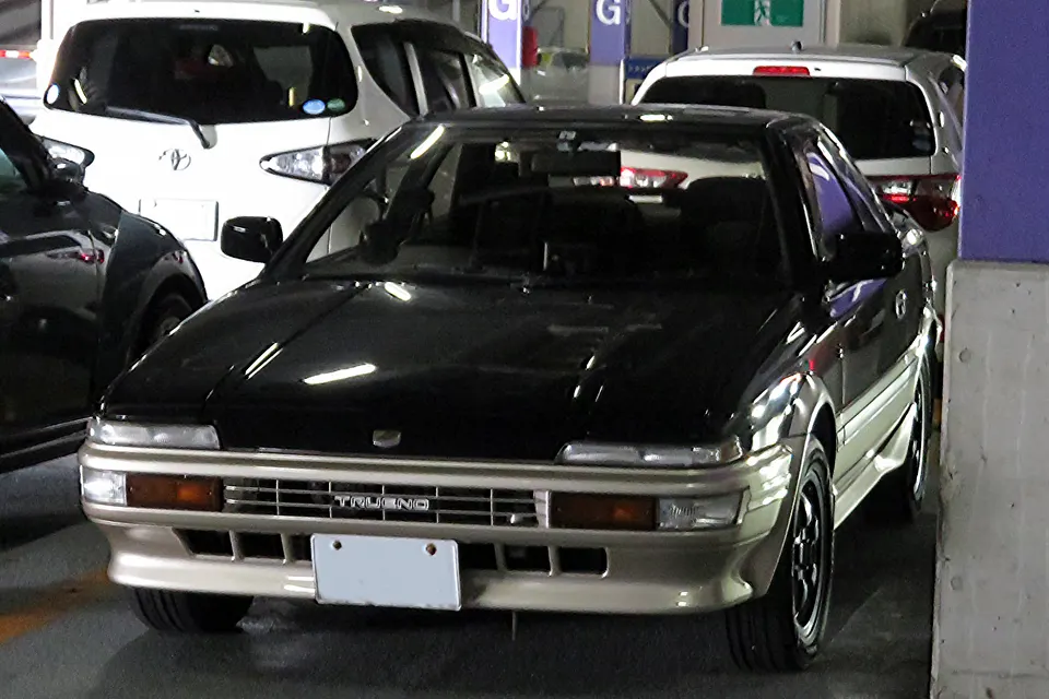 Toyota Sprinter Trueno GT Apex AE92, front three-quarter view