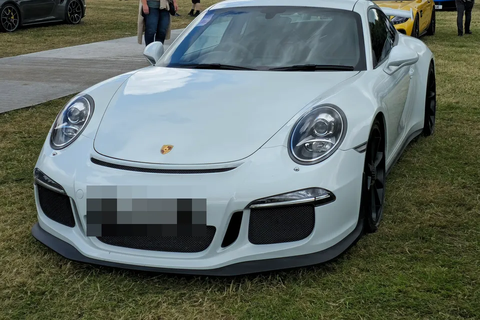 Porsche 911 GT3 Type 991.1, front three-quarter view