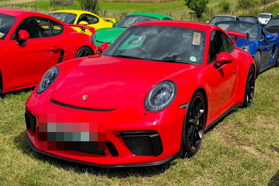 Porsche 911 GT3 Type 991.2, front three-quarter view