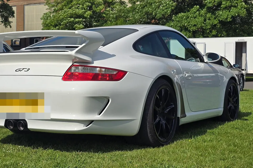 Porsche 911 GT3 Type 997.1, side view
