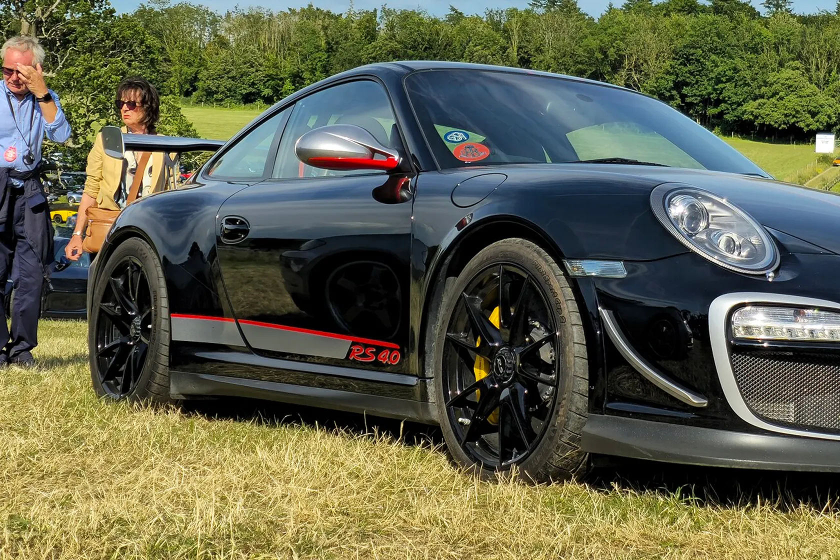 White Porsche 911 GT3 RS 4.0 Type 997.2, side view
