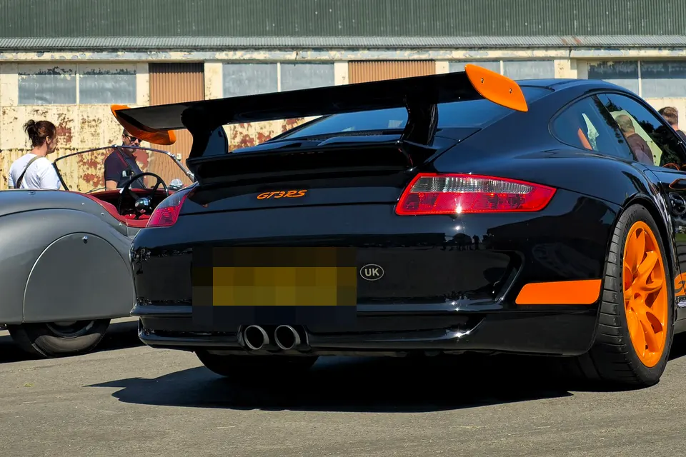 Porsche 911 GT3 RS Type 997.1, front three-quarter view