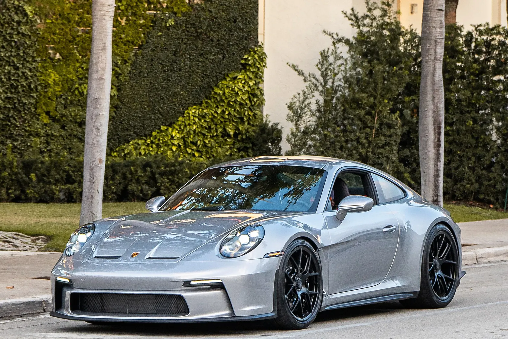 Blue Porsche 911 S/T Type 992.1, front three-quarter view