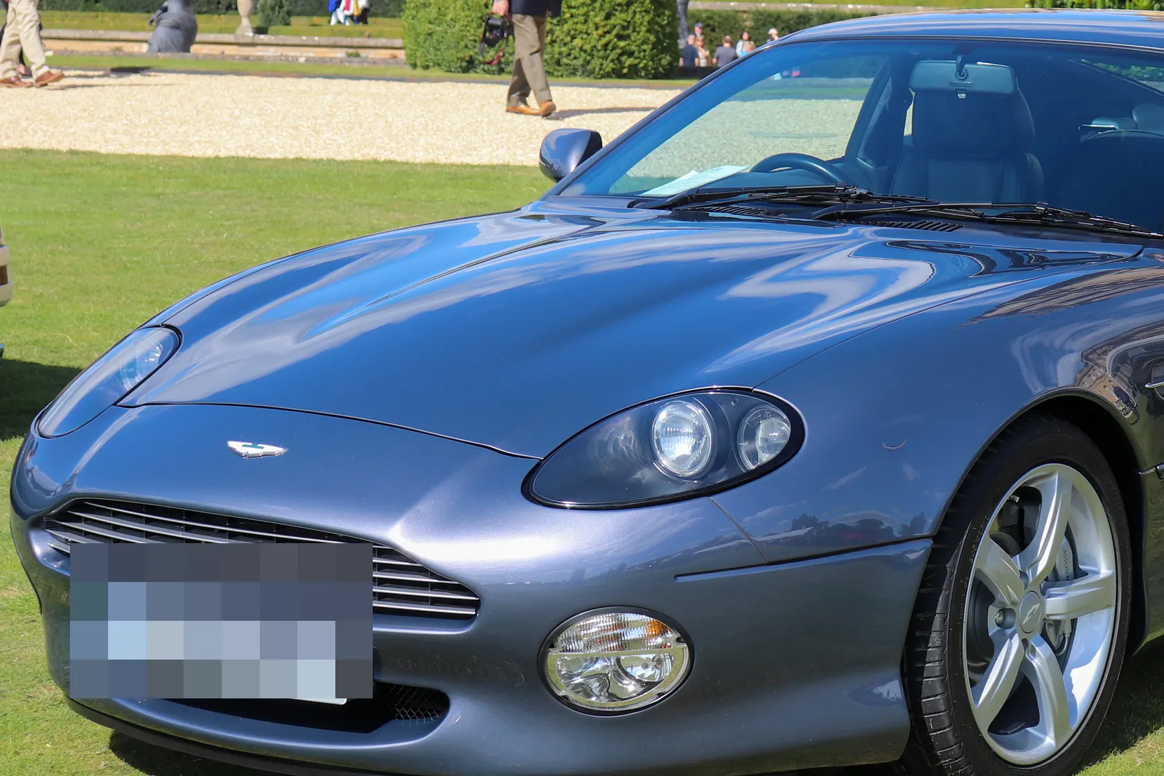 Aston Martin DB7 V12 Vantage Coupe in front three-quarter view