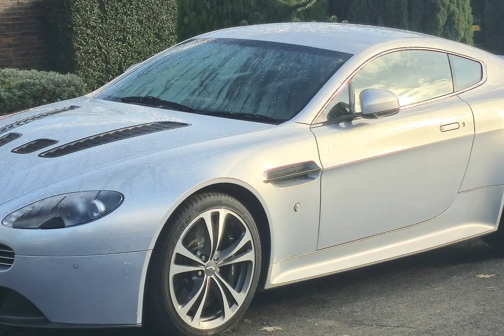 Aston Martin V12 Vantage Coupe in front three-quarter view