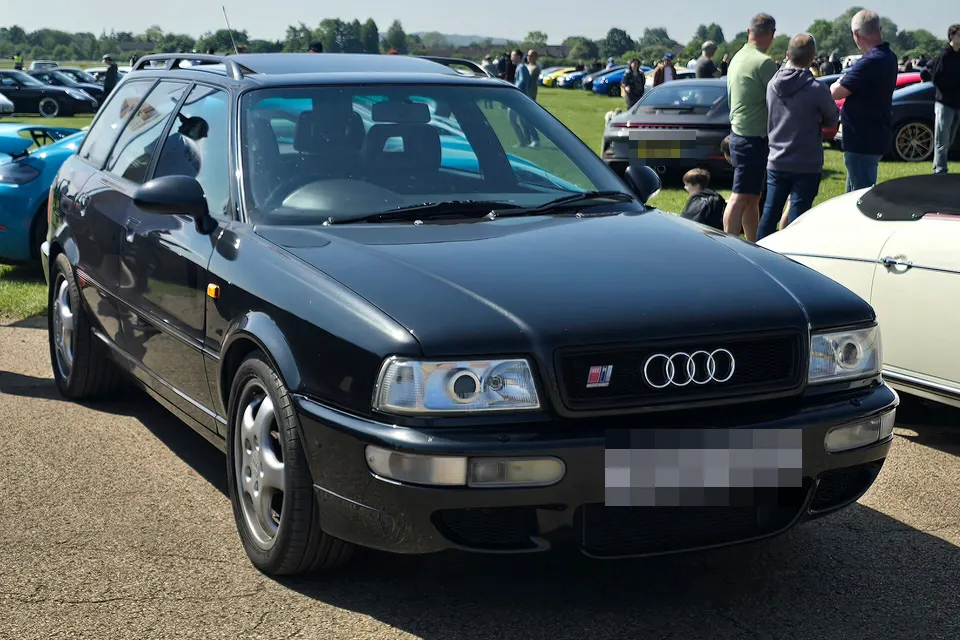 Blue 1994 Audi RS 2 Avant in front three-quarter view