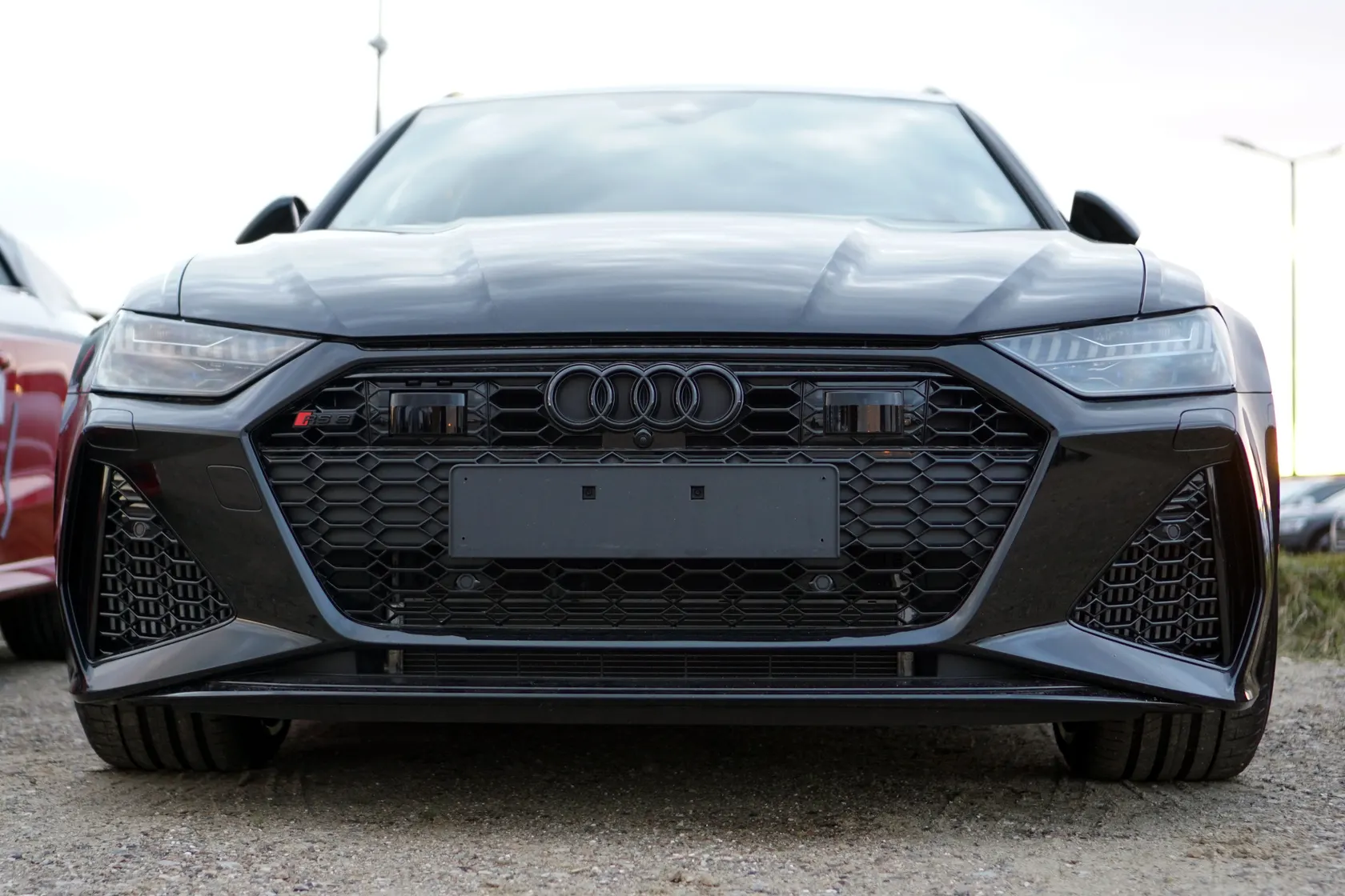 Grey Audi RS 6 Avant C8 in front three-quarter view