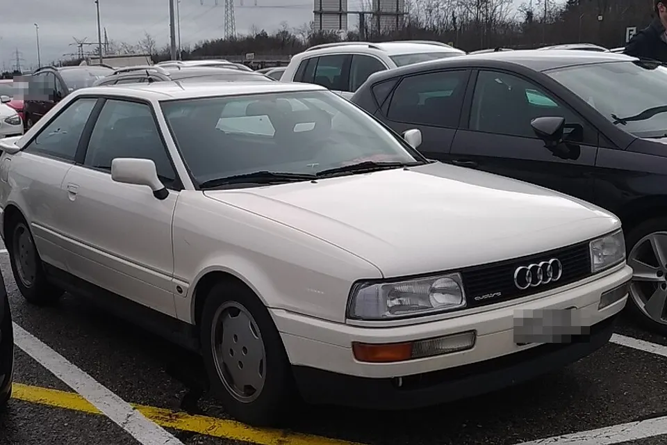 Red Audi S2 Coupé in front three-quarter view