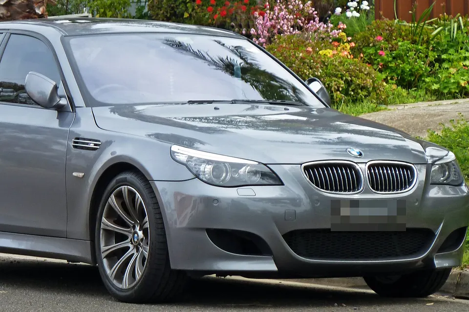 BMW M5 E60 saloon in front three-quarter view