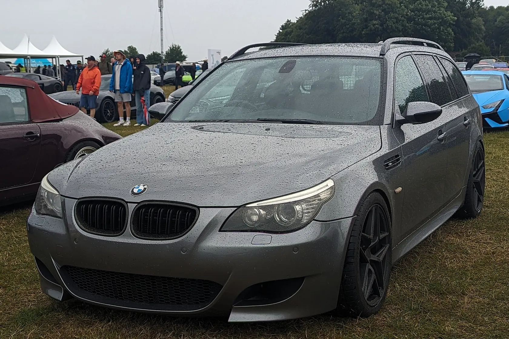 BMW M5 Touring E61 viewed from the front