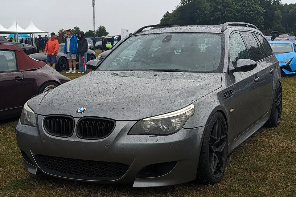 BMW M5 Touring E61 viewed from the front