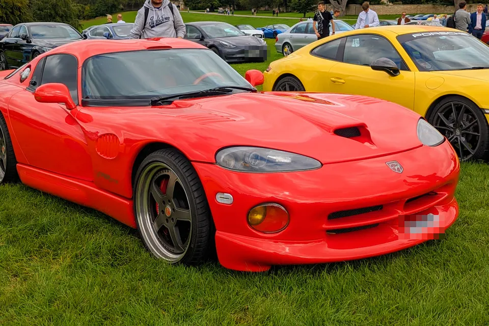 Second-generation Dodge Viper GTS coupe in side-front view