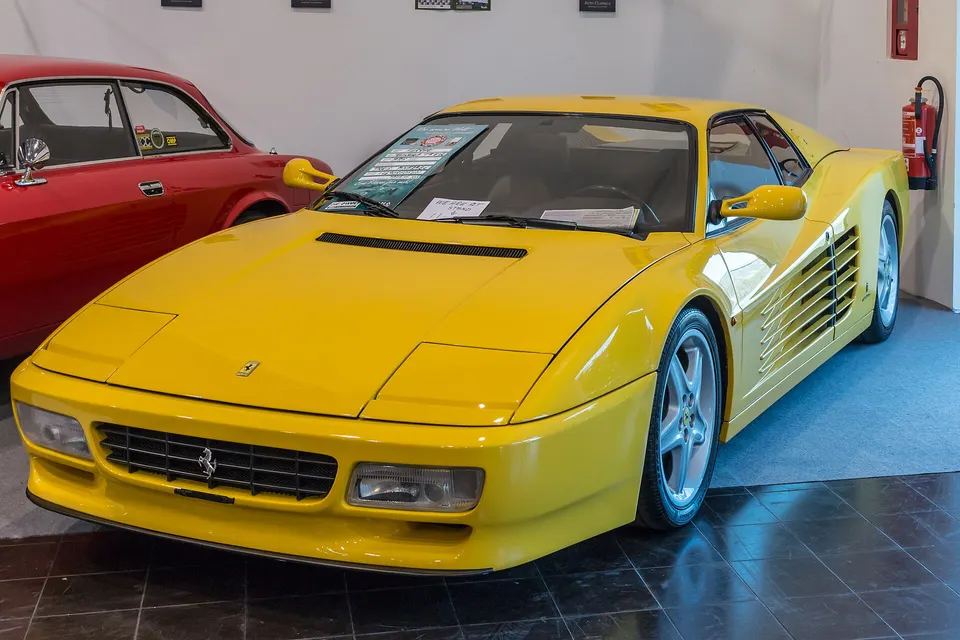 Red Ferrari 512 TR at Techno-Classica, front three-quarter view