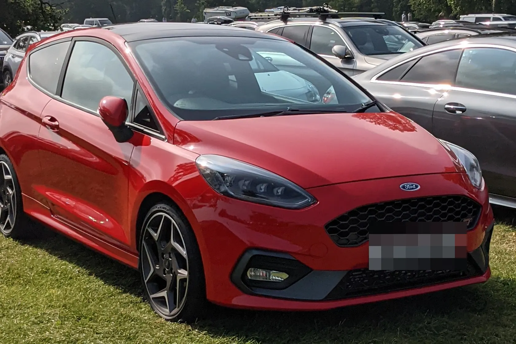 Blue 2018 Ford Fiesta ST in front three-quarter view
