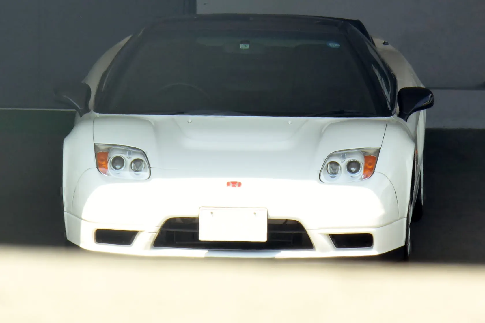 White Honda NSX-R NA2 in front view