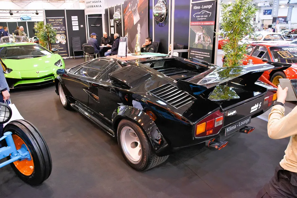 Black Lamborghini Countach 5000 S, rear three-quarter view