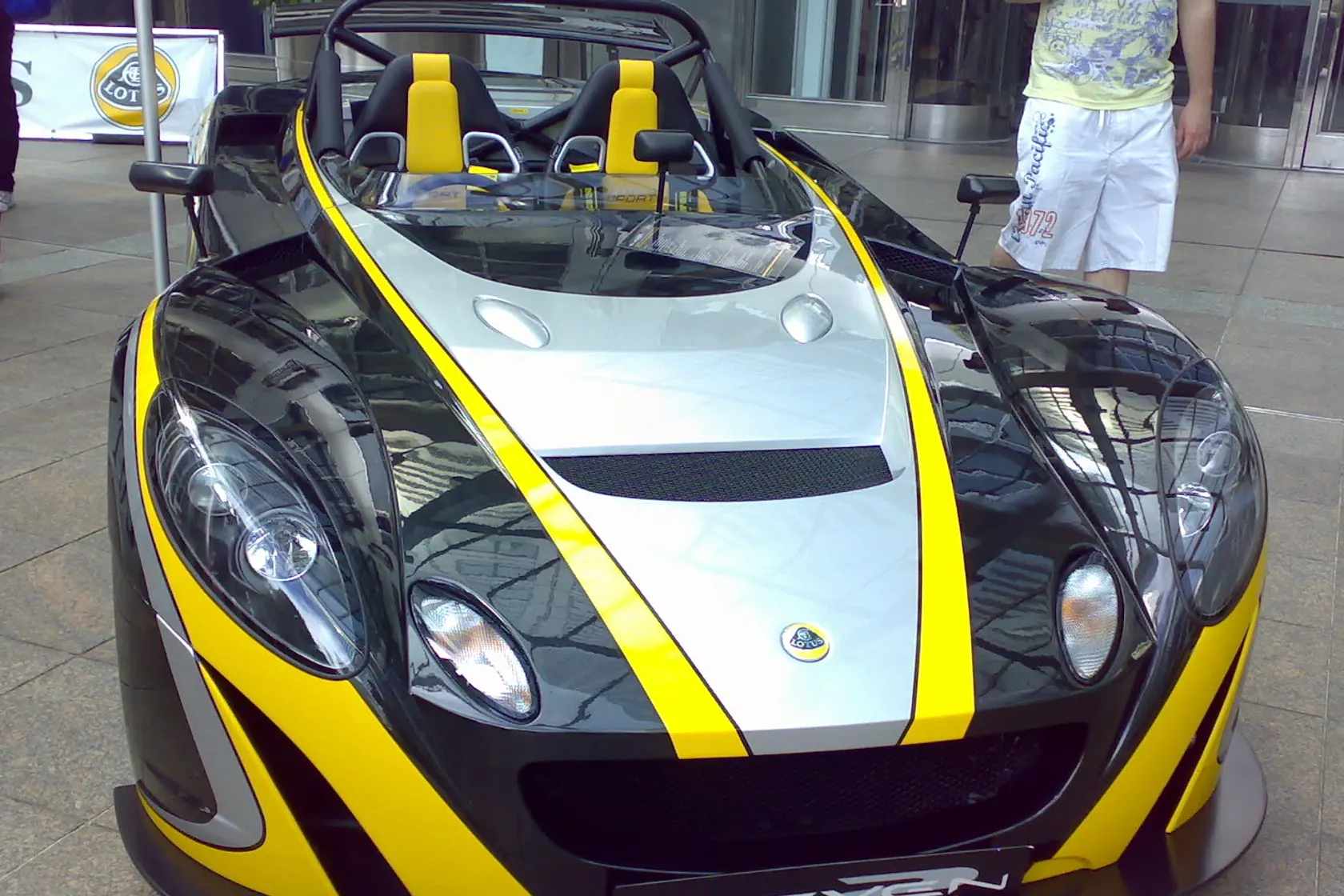 Lotus 2-Eleven Type 123 in front three-quarter view