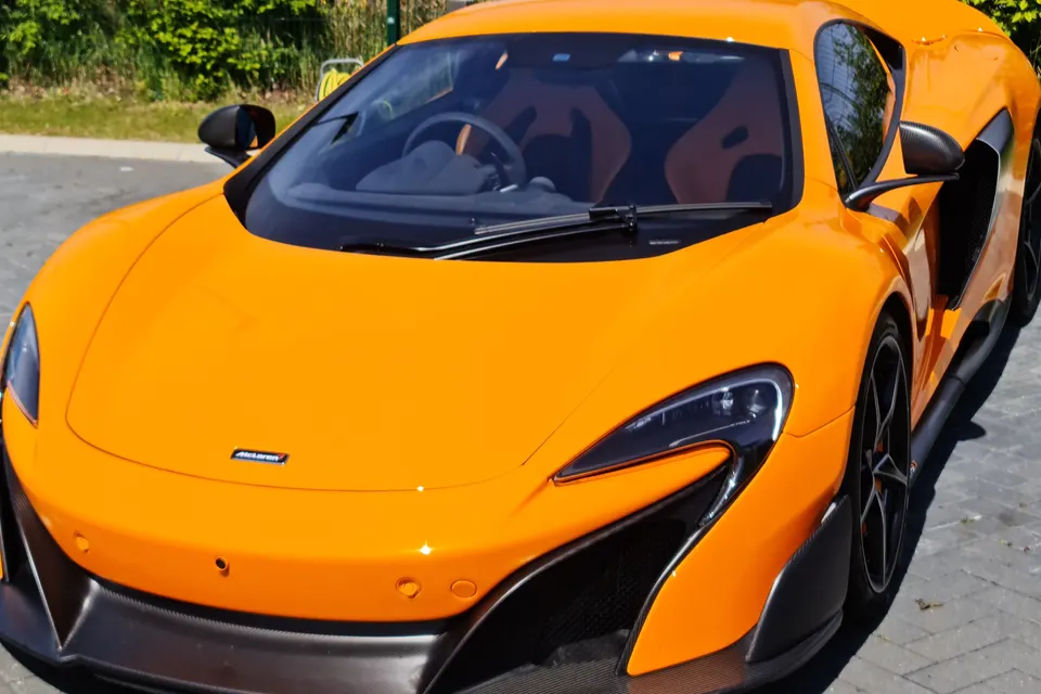 McLaren 675LT Coupe in front three-quarter view