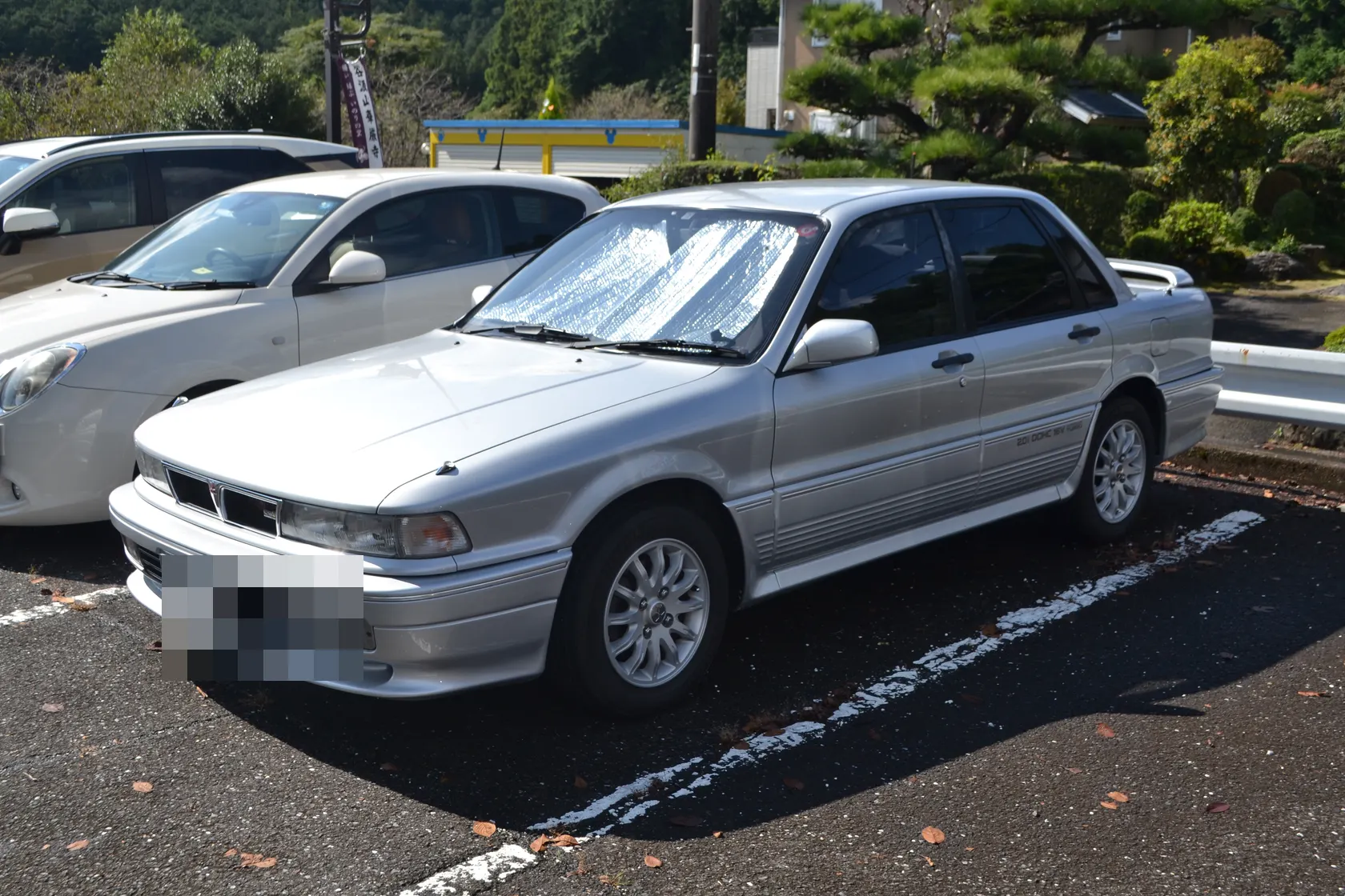 Mitsubishi Galant VR-4 E39A launch-generation saloon in side-front view