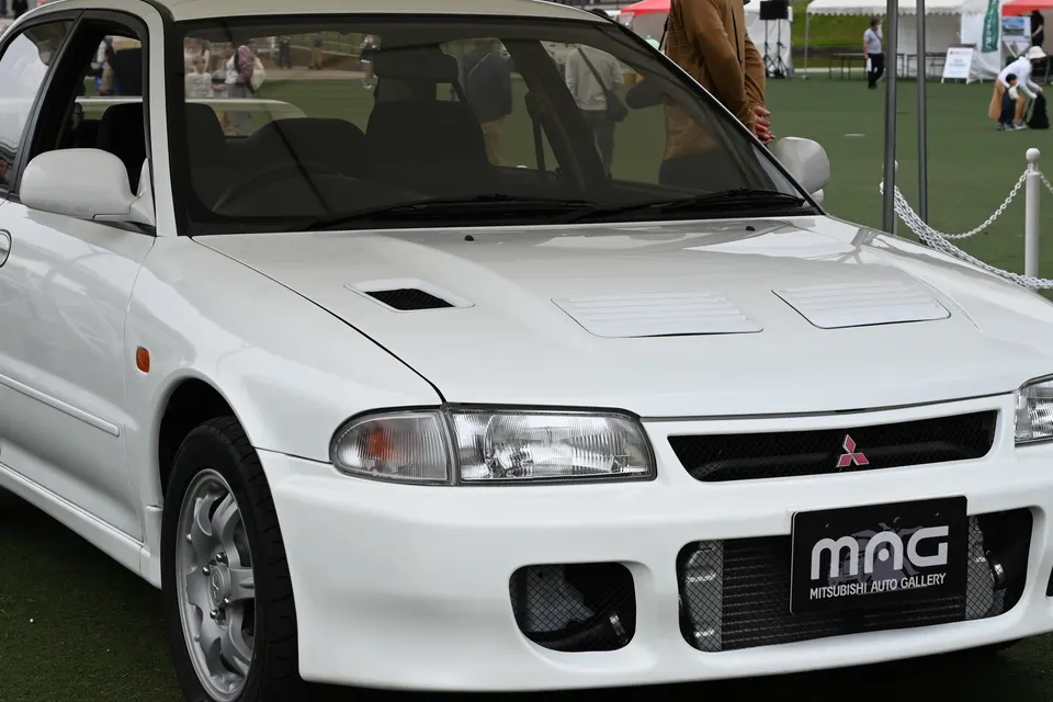 1992 Mitsubishi Lancer GSR Evolution I CD9A in front three-quarter view