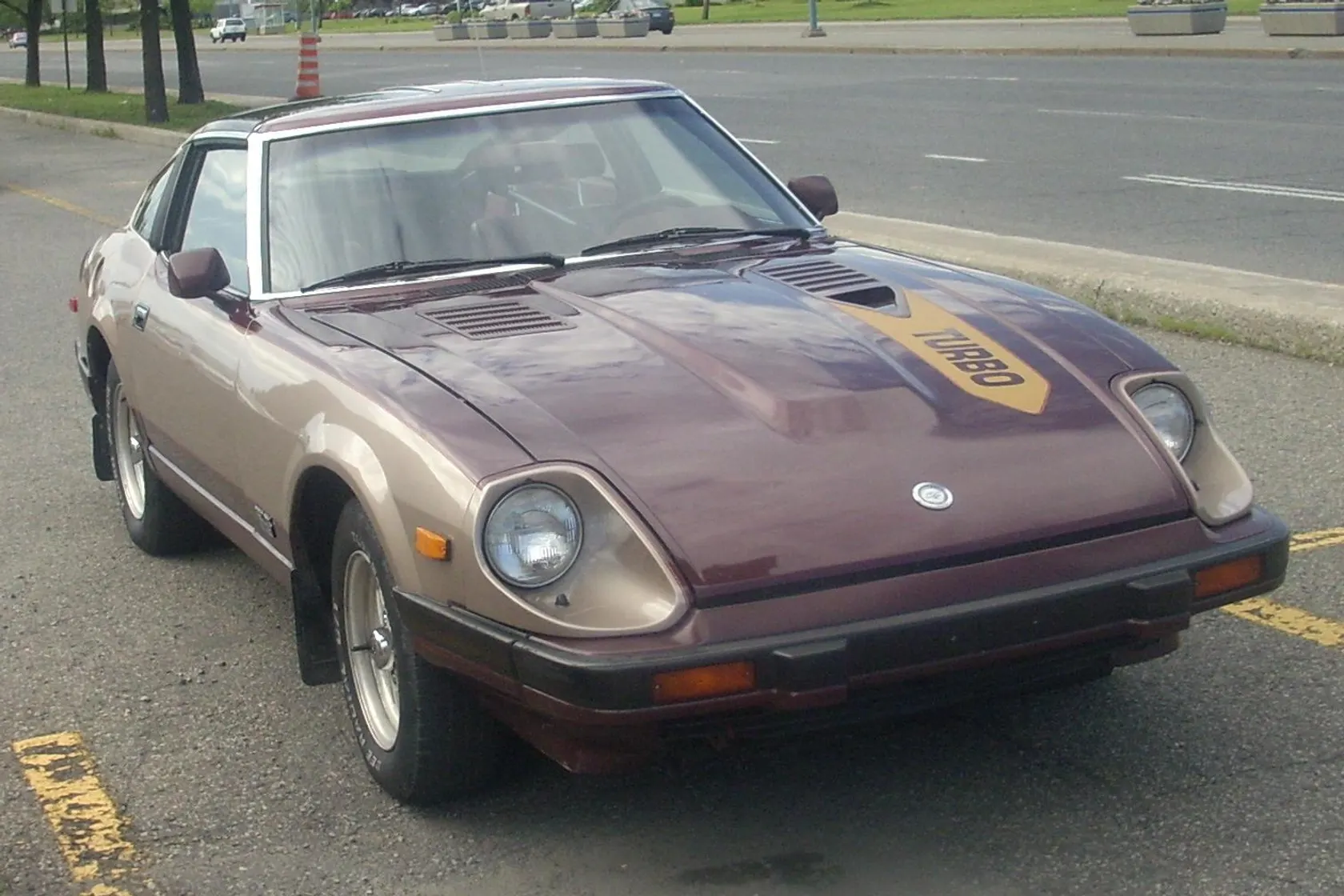 Red Datsun 280ZX Turbo in side profile