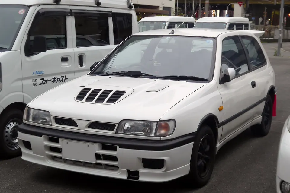 Red Nissan Pulsar GTI-R RNN14 in front three-quarter view