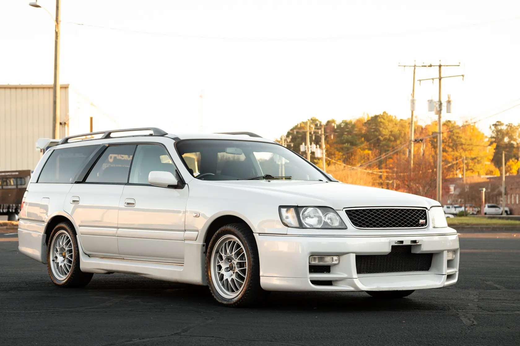 White Nissan Stagea Autech Version 260RS WGNC34