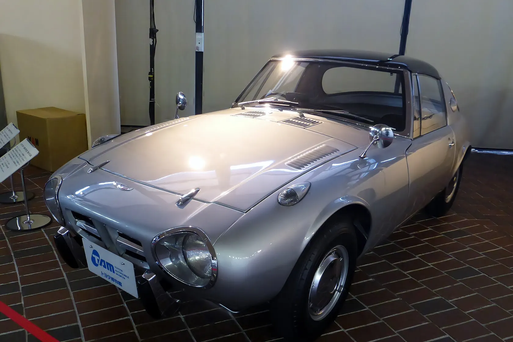 Silver Toyota Sports 800 UP15 viewed from the front